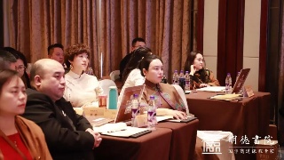 ‘hth·华体’
也许你没听说过他们 但他们写出的广告文案你一定知道(图2) hth华体官方下载app